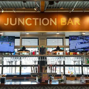 Junction Bar