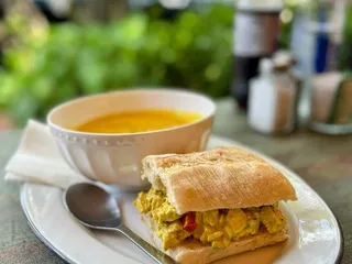 Karlee's Deli & Market