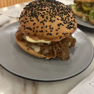 Le Parisienne Burger