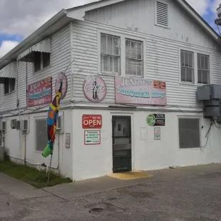 Ifyou don&apos;t know this is what a poboy shop should look like