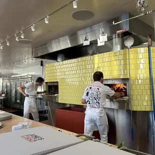 love the yellow pizza oven!