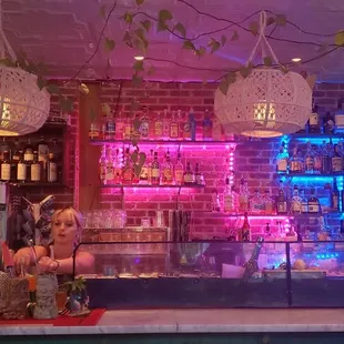 Illuminated bar