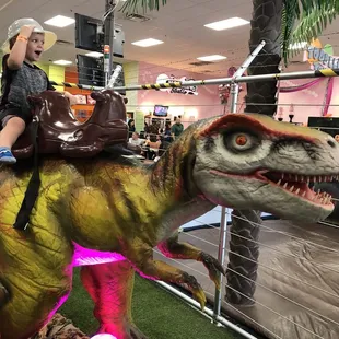 Mechanical dinosaur to ride