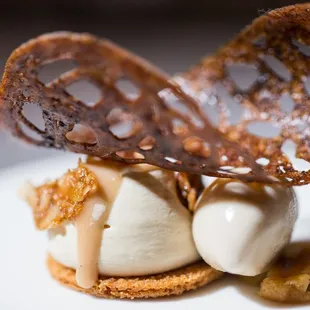 Soy-Balhyo (): Soy Cookie Topped | Soy Jam | Balhyo Cream | Oat Sorbet |Soy Gavotte