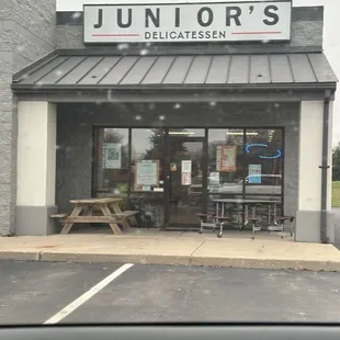 Junior&apos;s