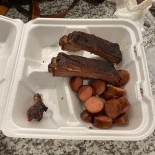 2 meat plate ribs and "hot links "