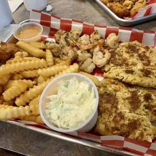 Crabcakes and shrimp dinner.