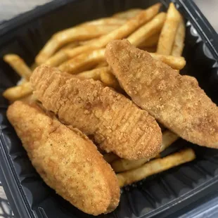 Kids meal - chicken strips and fries