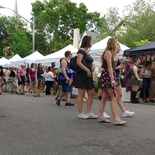 Minne-mile night market