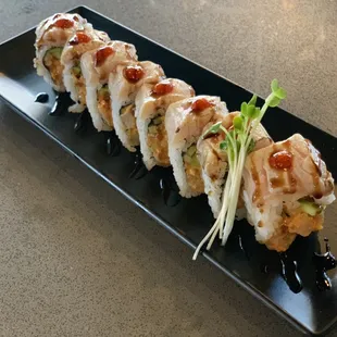 Hamachi lover roll