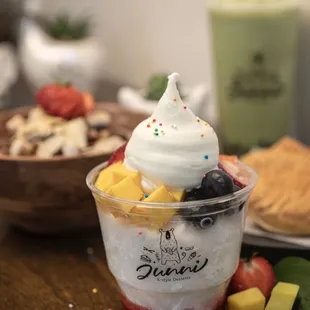 Fruit Bingsoo w/ Fresh Fruits