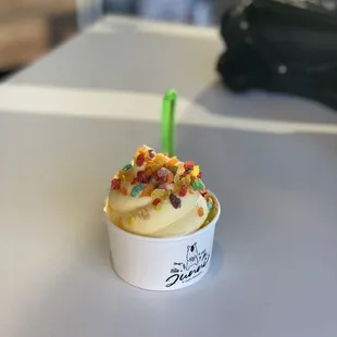 Pineapple ice cream with fruity pebbles