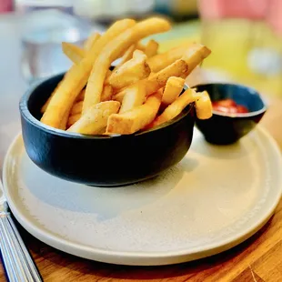 Perfect Pommes frites $6 Winners Circle OuiOui :)...