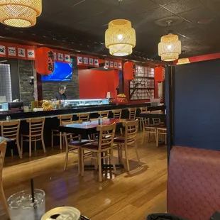 I love the open sushi set up