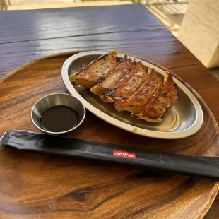 Regular Gyoza (6 pieces)