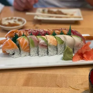 Rainbow roll and pacific roll