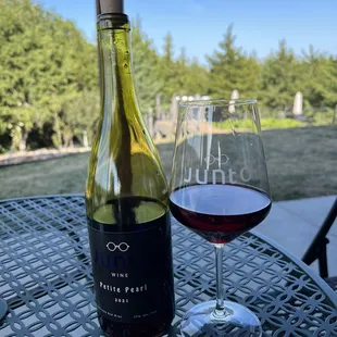 Petite pearl red wine