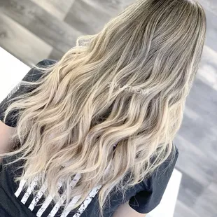 Corrective color, balayage , balayage ombré , women's haircut, balayage, color melt, babylights