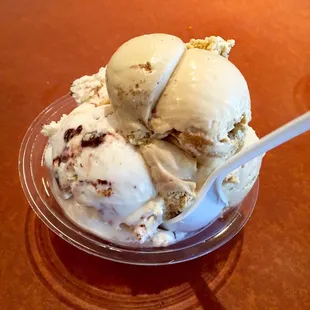 Single size: honey graham &amp; Berger cookies! Delicious!