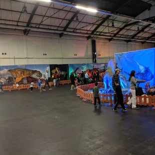 These are some pictures of the Jurassic tour exhibits. One word - SCAM.