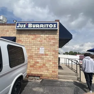 Jus&apos; &quot;DELICIOUS&quot; Burritos!