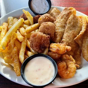 Fried seafood platter