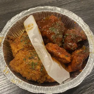 Boneless Wings: Hot Honey Butter (L), ordered Korean BBQ, got Buffalo (R). And wings are only worth it if you dine in.