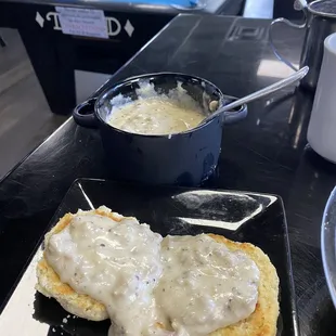 Biscuit &amp; Sausage Gravy