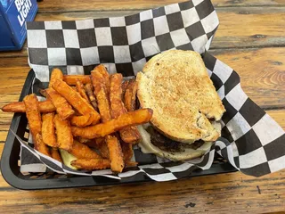 Gator's Riverside Grill