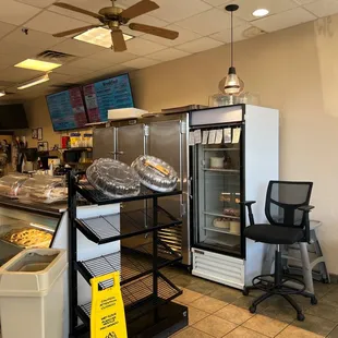 the inside of a fast food restaurant