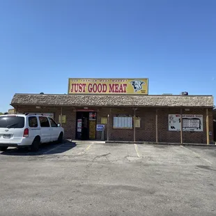 the outside of a restaurant
