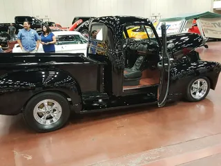 Lee Auto Collision and Upholstery