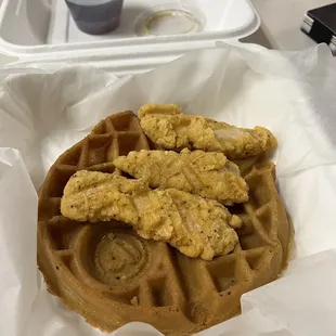 Chicken N&apos; Waffles