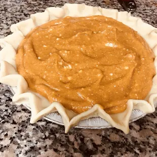 a pie crust with peanut butter
