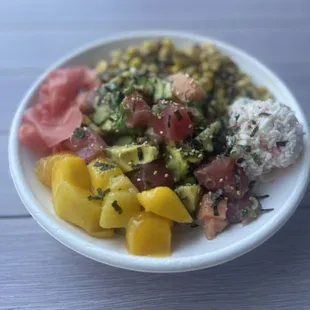 Build your own poke bowl