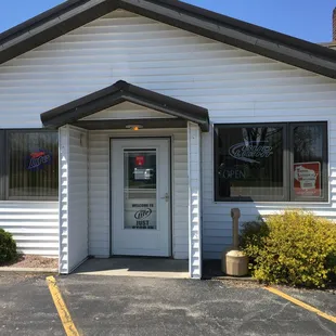 An unassuming entrance
