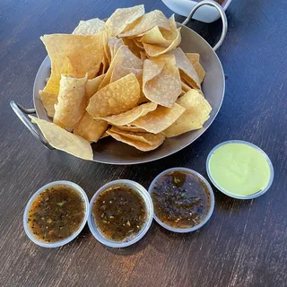 8oz Salsa & Chips.