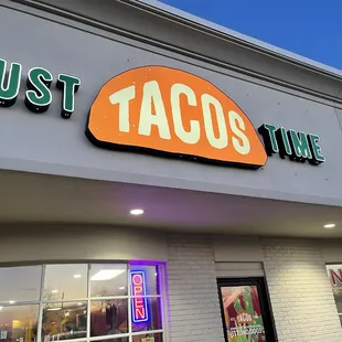 the front of a taco store