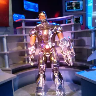 A VERY cool animatronic Cyborg in the waiting queue