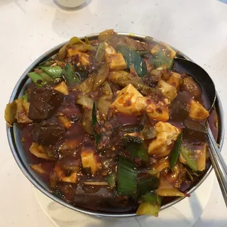 Pork Intestine Boiled in Hot Pot with Blood Pudding
