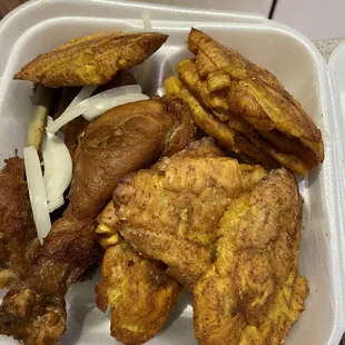 Fried chicken with plantains