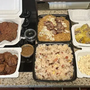 Clockwise- Corned Beef Hash, Noodles (Reg), Steamed Pork Hash, Mac Salad (1 scoop), Fried Rice, Garlic Chicken