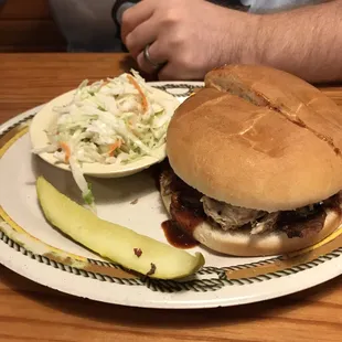 BBQ sandwich with coleslaw