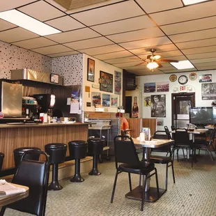 the interior of a k &amp; n restaurant