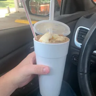 Large rootbeer float