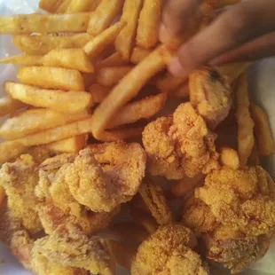 12 jumbo shrimp &amp; fries