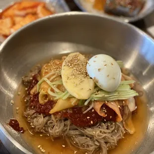 Bibim naengmyeon