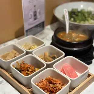 Side dishes and soft tofu soup