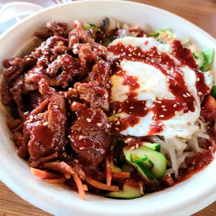 Bibimbap with spicy pork