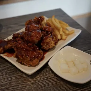 fried chicken, chicken wings and fried chicken, fried chicken wings, chicken wings, food, poultry, chicken, bbq chicken, bbq wings